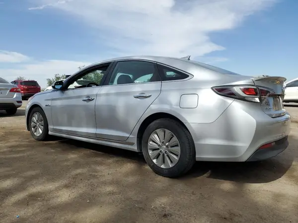 KMHE24L16GA028008 2016 HYUNDAI SONATA - Image 2