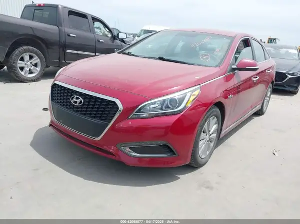KMHE24L16GA028820 2016 HYUNDAI SONATA - Image 2