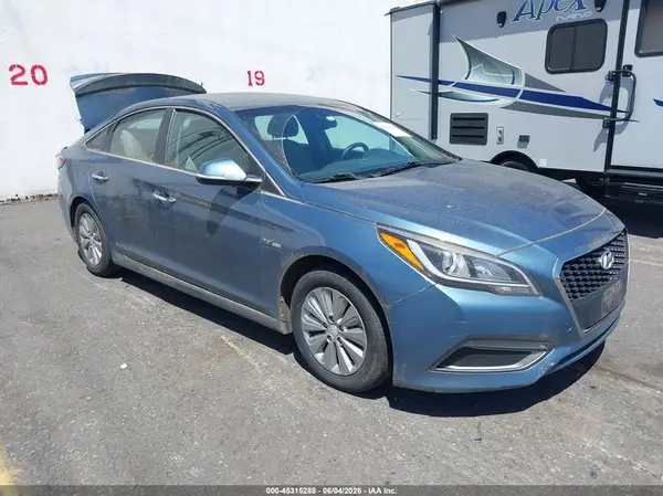 KMHE24L16GA028980 2016 HYUNDAI SONATA - Image 1