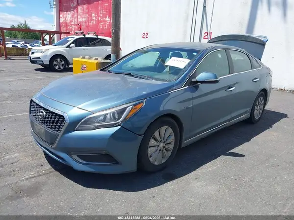 KMHE24L16GA028980 2016 HYUNDAI SONATA - Image 2