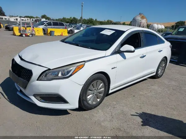 KMHE24L16GA029210 2016 HYUNDAI SONATA - Image 2