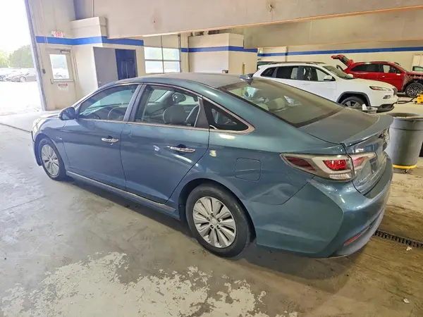 KMHE24L16GA033211 2016 HYUNDAI SONATA - Image 2