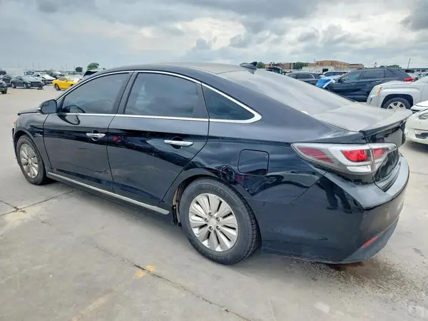 KMHE24L16GA036044 2016 HYUNDAI SONATA - Image 2
