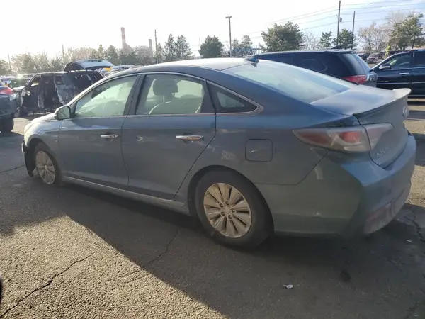 KMHE24L16GA036058 2016 HYUNDAI SONATA - Image 2