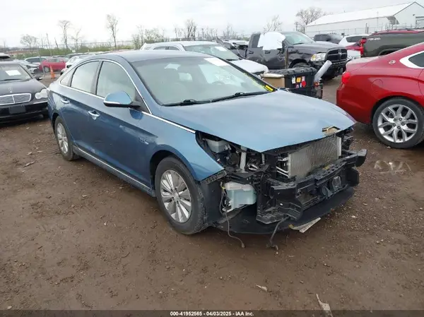 KMHE24L16GA036982 2016 HYUNDAI SONATA - Image 1