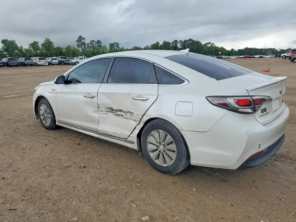 KMHE24L16GA037193 2016 HYUNDAI SONATA - Image 2