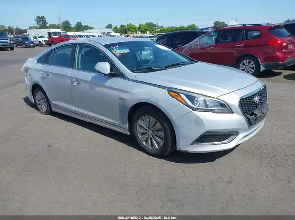 KMHE24L16GA037579 2016 HYUNDAI SONATA - Image 1
