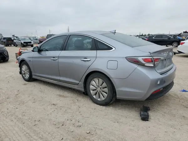 KMHE24L16GA037856 2016 HYUNDAI SONATA - Image 2