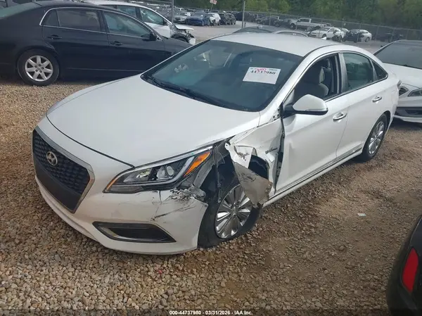KMHE24L16GA038568 2016 HYUNDAI SONATA - Image 2