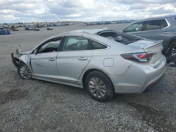 KMHE24L16GA038599 2016 HYUNDAI SONATA - Image 2