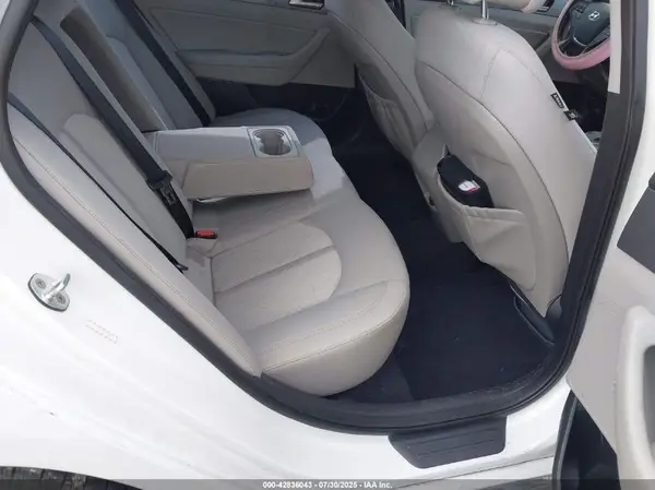 KMHE24L16GA038859 2016 HYUNDAI SONATA - Image 8
