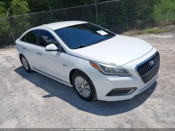 KMHE24L16GA038991 2016 HYUNDAI SONATA - Image 1