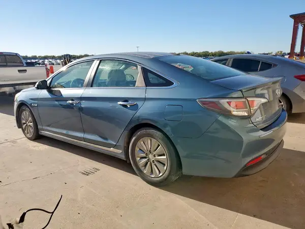 KMHE24L16GA040627 2016 HYUNDAI SONATA - Image 2