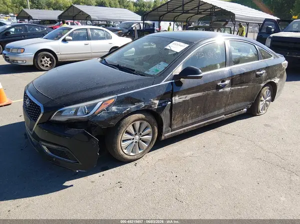 KMHE24L16GA041518 2016 HYUNDAI SONATA - Image 2