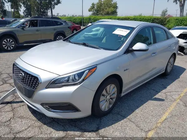 KMHE24L16HA048762 2017 HYUNDAI SONATA - Image 2