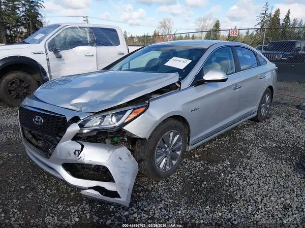 KMHE24L16HA051077 2017 HYUNDAI SONATA - Image 2