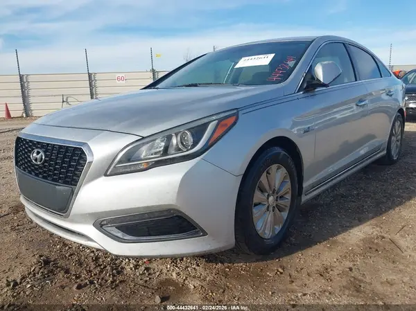 KMHE24L16HA059163 2017 HYUNDAI SONATA - Image 2