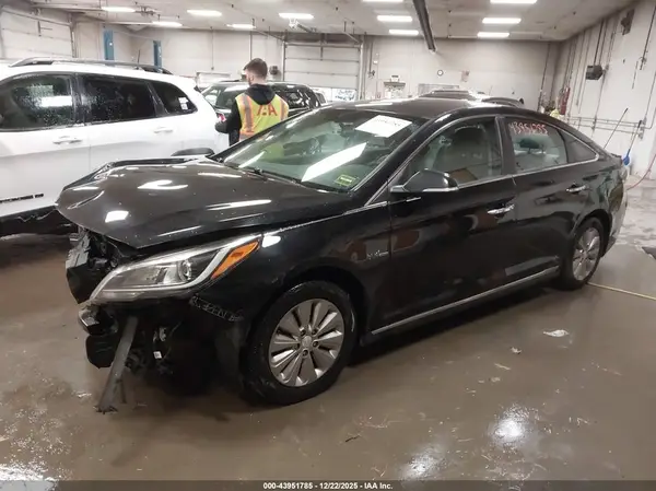 KMHE24L16HA059535 2017 HYUNDAI SONATA - Image 2