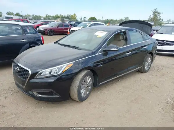 KMHE24L16HA060037 2017 HYUNDAI SONATA - Image 2