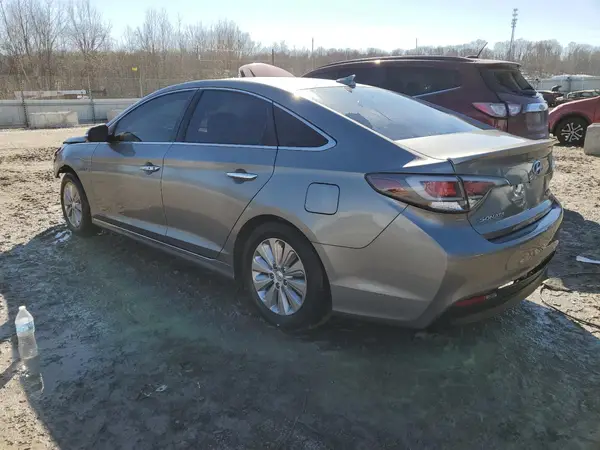 KMHE24L16HA060104 2017 HYUNDAI SONATA - Image 2