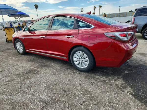 KMHE24L17GA009192 2016 HYUNDAI SONATA - Image 2