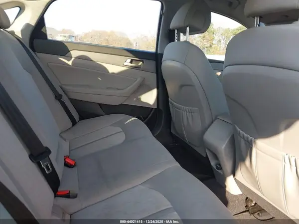 KMHE24L17GA010651 2016 HYUNDAI SONATA - Image 8