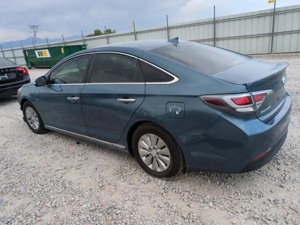 KMHE24L17GA011038 2016 HYUNDAI SONATA - Image 2