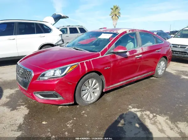 KMHE24L17GA011198 2016 HYUNDAI SONATA - Image 2