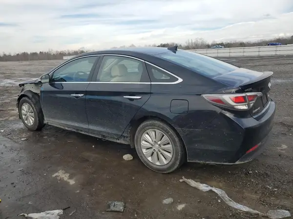 KMHE24L17GA012786 2016 HYUNDAI SONATA - Image 2