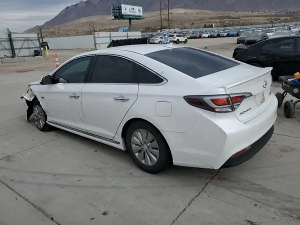 KMHE24L17GA013288 2016 HYUNDAI SONATA - Image 2