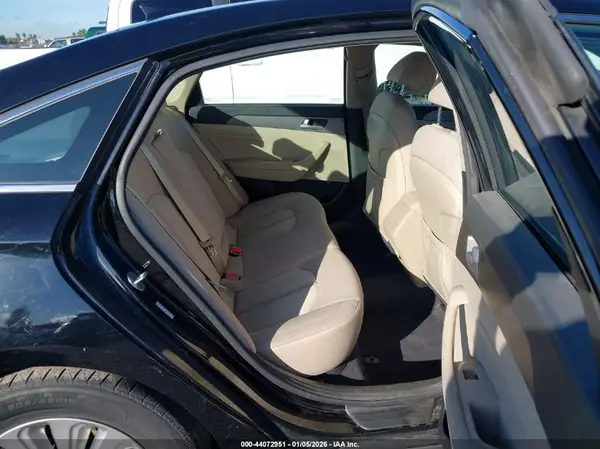 KMHE24L17GA014571 2016 HYUNDAI SONATA - Image 8