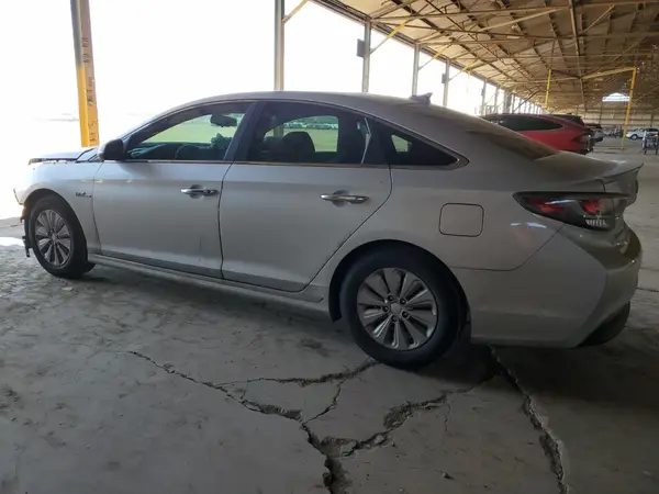 KMHE24L17GA015042 2016 HYUNDAI SONATA - Image 2