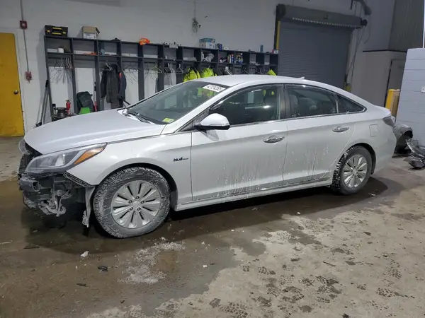 KMHE24L17GA015560 2016 HYUNDAI SONATA - Image 1