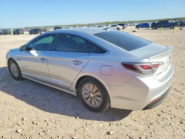 KMHE24L17GA015574 2016 HYUNDAI SONATA - Image 2