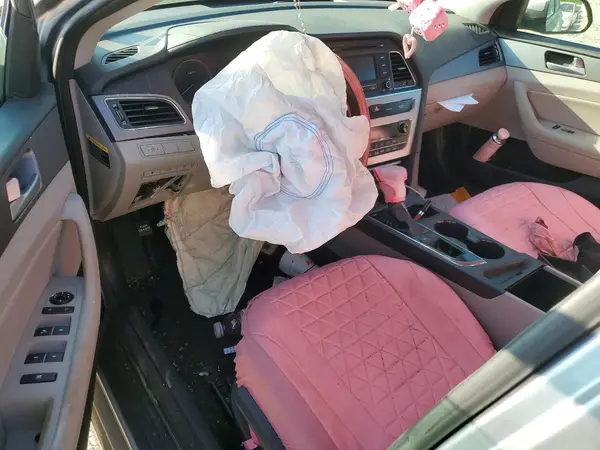 KMHE24L17GA016031 2016 HYUNDAI SONATA - Image 8