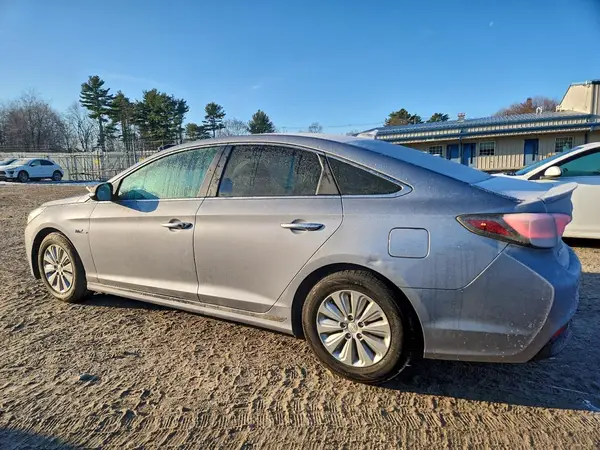 KMHE24L17GA016076 2016 HYUNDAI SONATA - Image 2