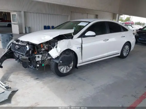 KMHE24L17GA020127 2016 HYUNDAI SONATA - Image 2