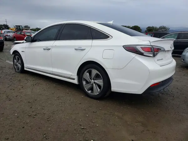 KMHE24L17GA020824 2016 HYUNDAI SONATA - Image 2