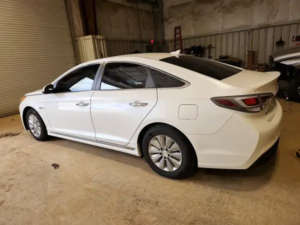 KMHE24L17GA022511 2016 HYUNDAI SONATA - Image 2