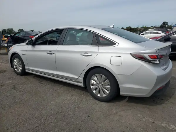 KMHE24L17GA026834 2016 HYUNDAI SONATA - Image 2