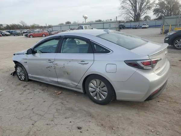 KMHE24L17GA027224 2016 HYUNDAI SONATA - Image 2