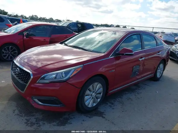 KMHE24L17GA032424 2016 HYUNDAI SONATA - Image 2