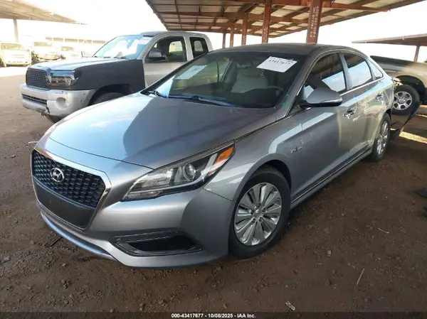 KMHE24L17GA035260 2016 HYUNDAI SONATA - Image 2