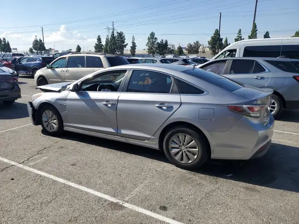KMHE24L17GA035386 2016 HYUNDAI SONATA - Image 2