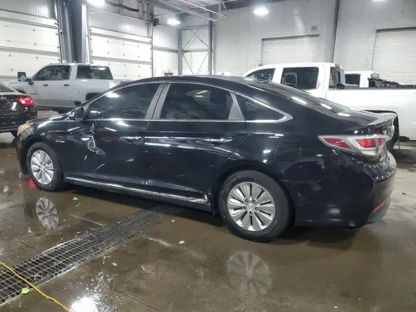 KMHE24L17GA037008 2016 HYUNDAI SONATA - Image 2