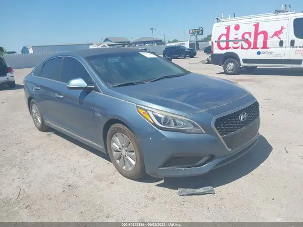 KMHE24L17GA037932 2016 HYUNDAI SONATA - Image 1