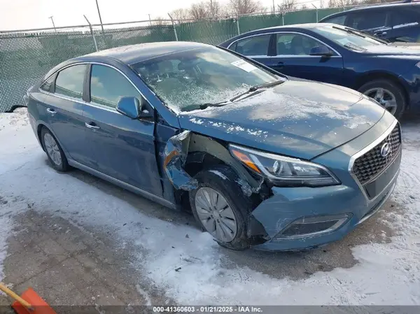 KMHE24L17GA038935 2016 HYUNDAI SONATA - Image 1