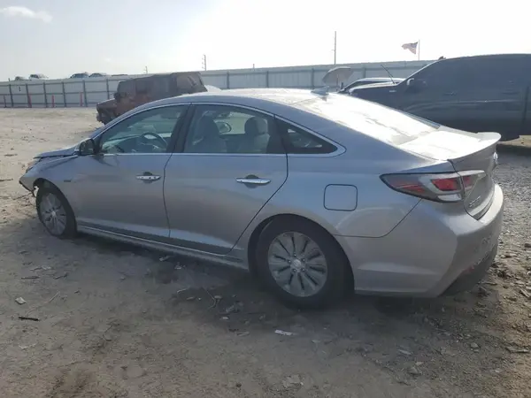 KMHE24L17GA039003 2016 HYUNDAI SONATA - Image 2
