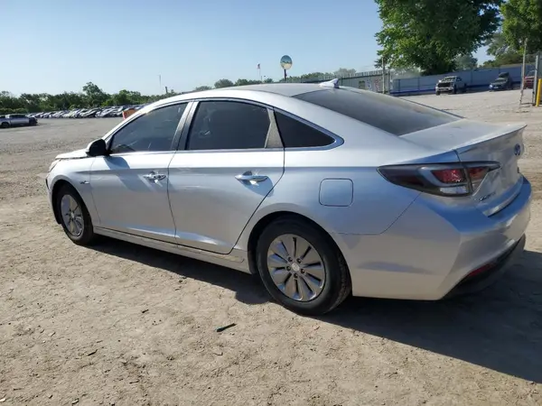 KMHE24L17GA040488 2016 HYUNDAI SONATA - Image 2