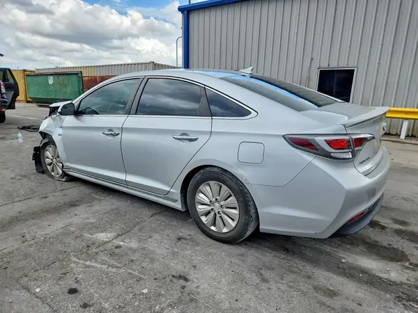 KMHE24L17GA042032 2016 HYUNDAI SONATA - Image 2
